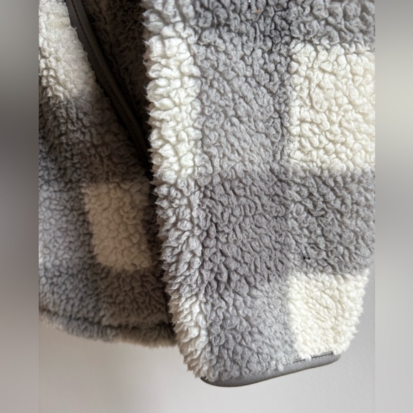 Cozy Sherpa Gray Gingham Pullover 1/4 Zip Womens Medium winter - Picture 3 of 8